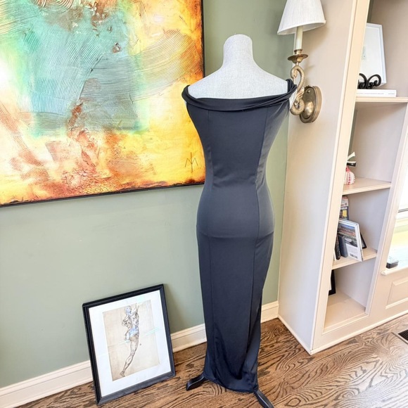 Elegant off shoulder black formal dress black tie event dress - Picture 3 of 6